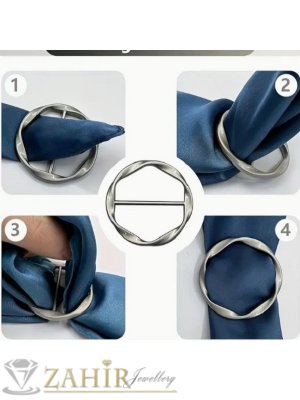 Полирана метална катарама в овална форма със сребрист- мат цвят, подходяща за шал или дреха, размер 4 см - B1520